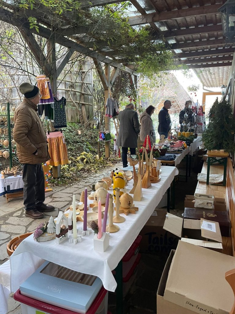 Verkaufsstand am Cäcilienmarkt mit selbst hergestellten Produkten